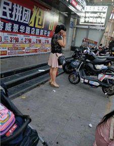 大妈骑车爆料视频播放,揭秘街头奇闻轶事